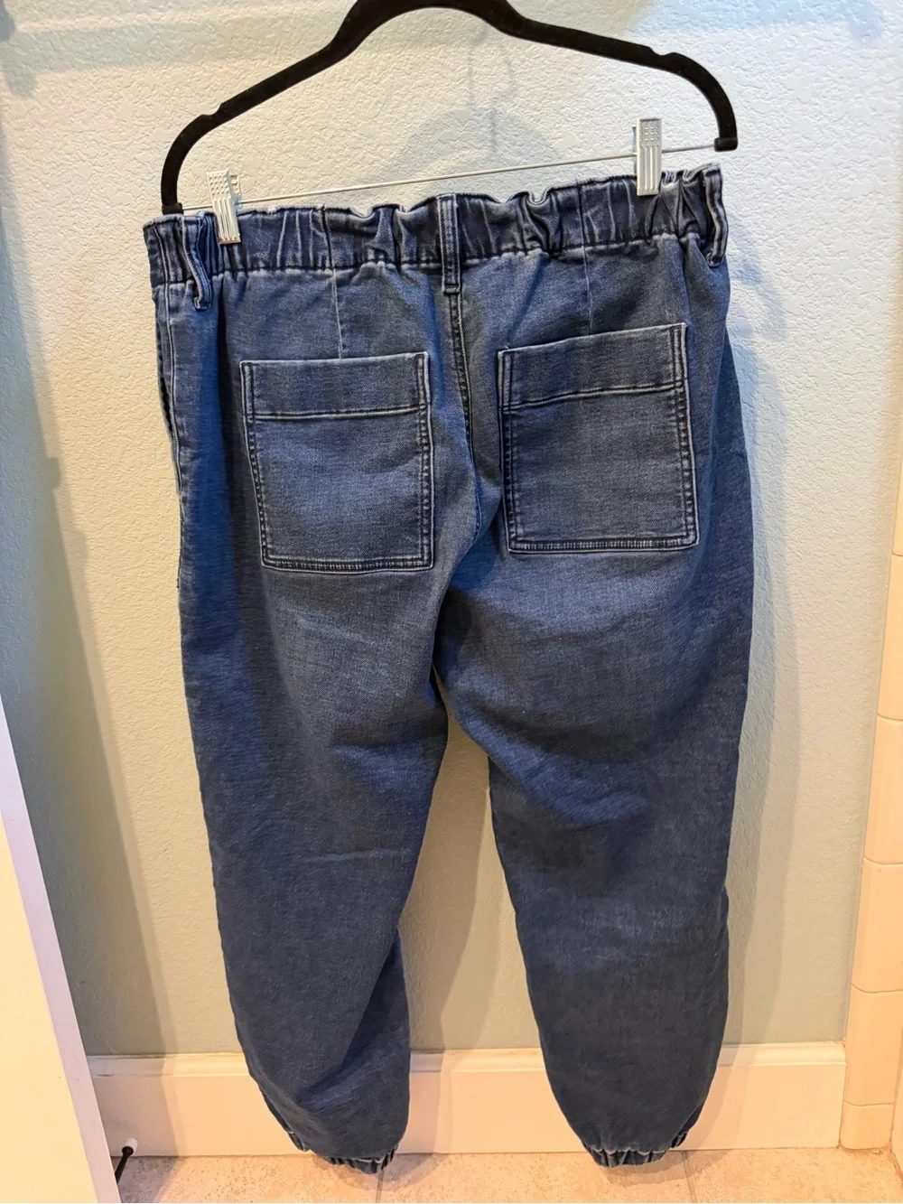 J. Crew Women’s Blue Denim Jogger Jeans 30 like new